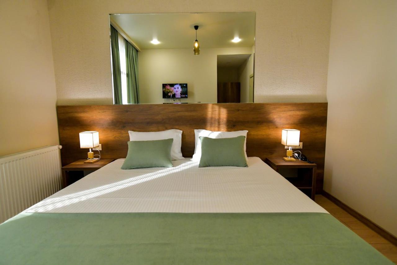 Hill Hotel 库塔伊西 外观 照片