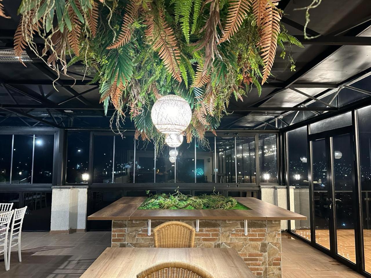 Hill Hotel 库塔伊西 外观 照片