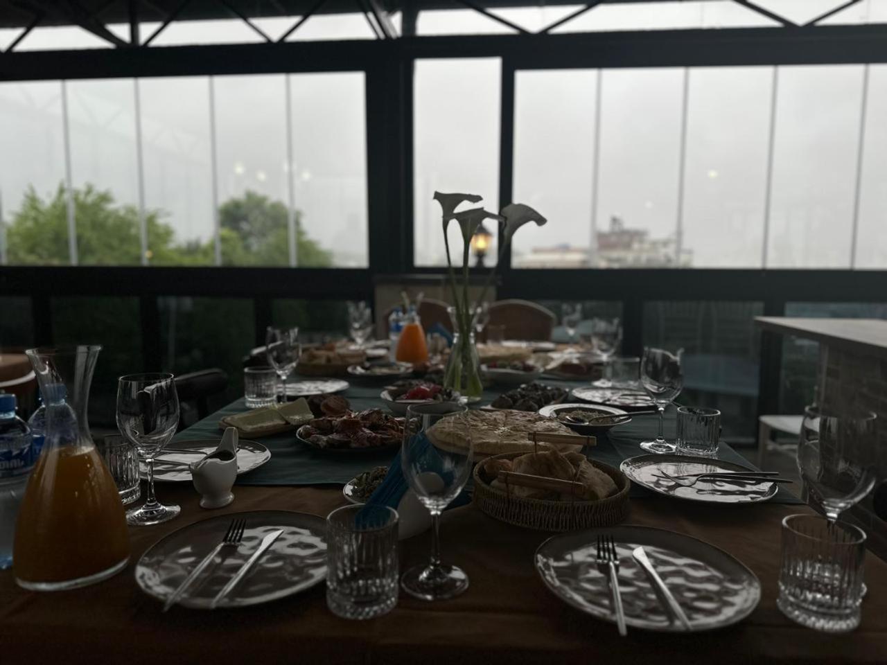 Hill Hotel 库塔伊西 外观 照片